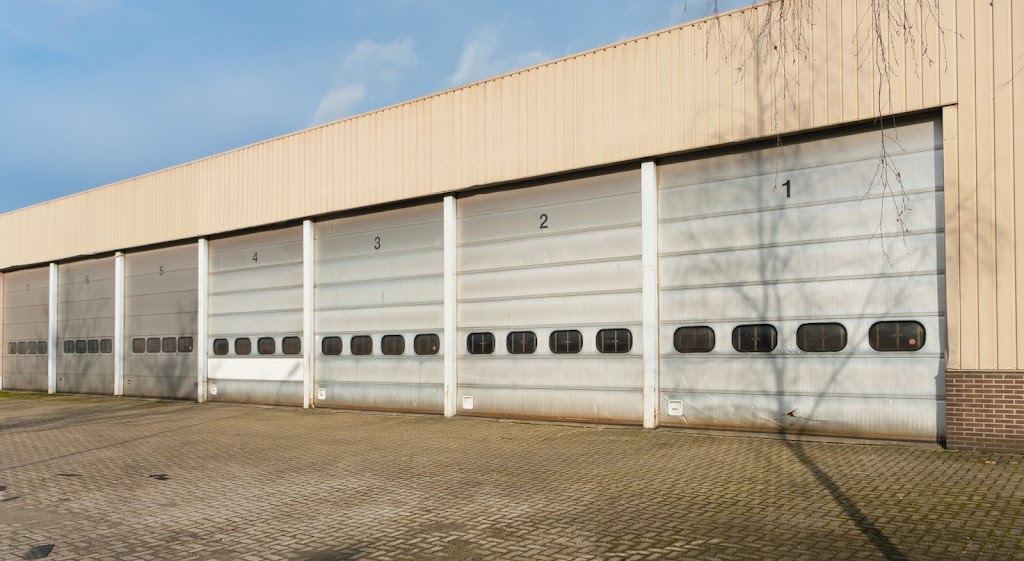 Understanding When It’s Time for Commercial Garage Door Replacement